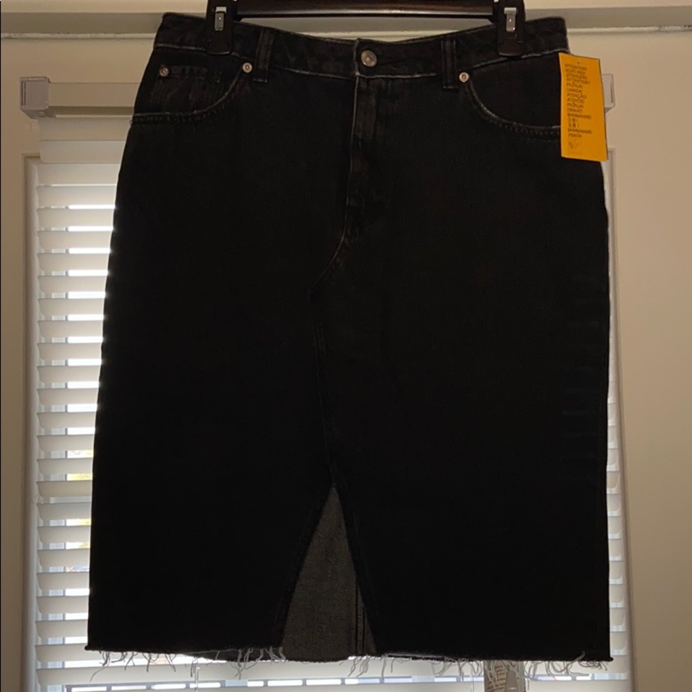 Brand new- distressed black jean skirt